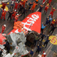 Imagen para el artículo titulado Recuperan del fondo del mar la cola del avión siniestrado de AirAsia